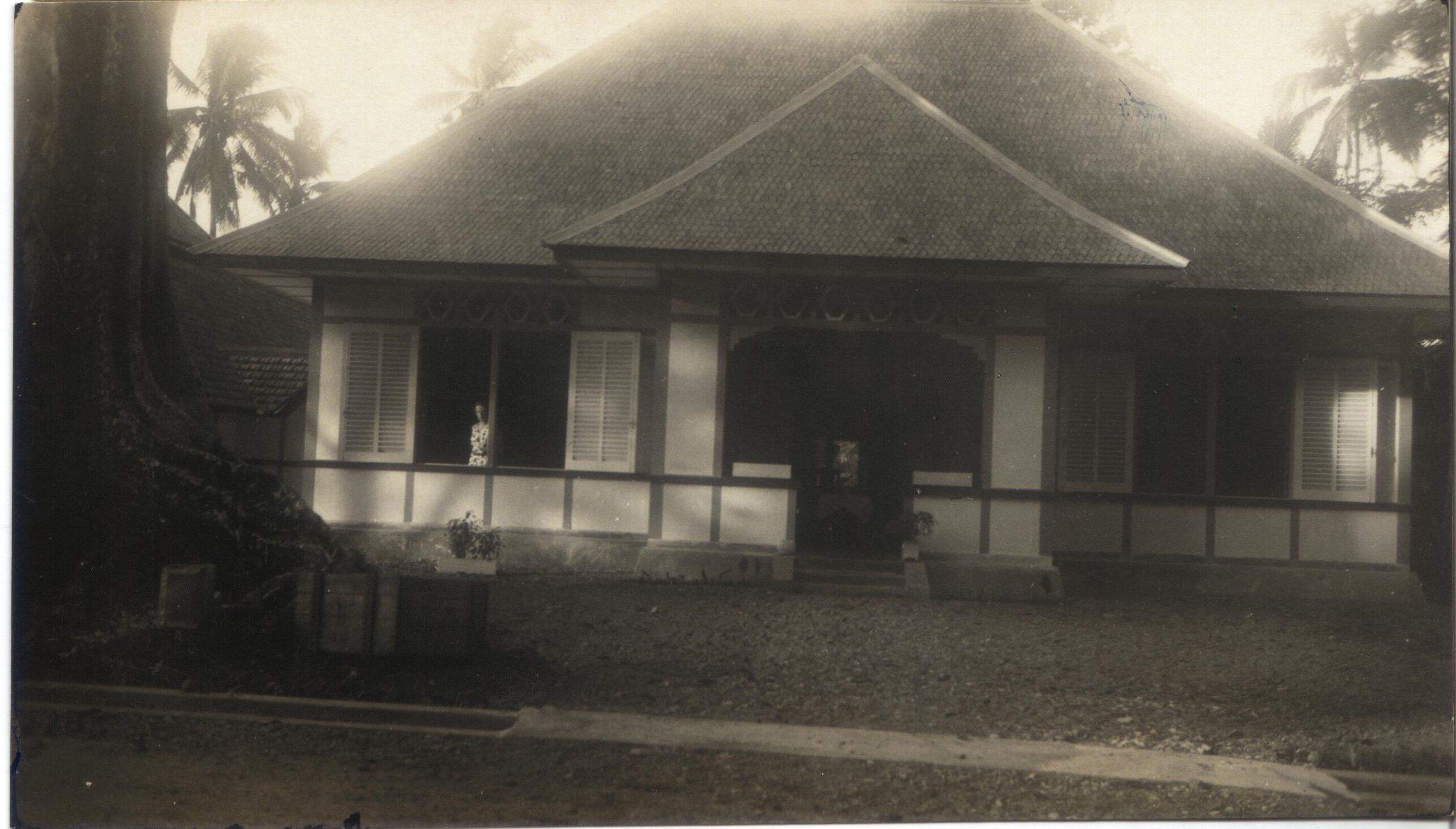 opa en oma Kreeftenberg 2e huis Padang Sidempoean 1932 - 1